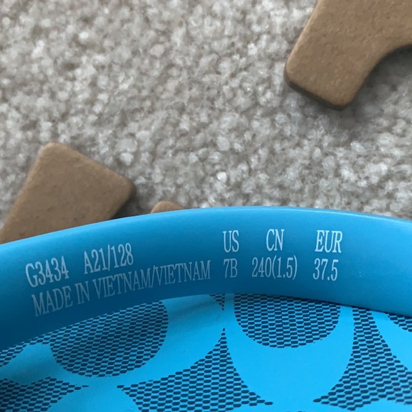 Coach Signature Flip-Flops - Picture 4 of 5